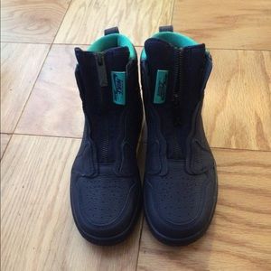 Air Jordan Women's 1 High Zip Sneaker:Authentic